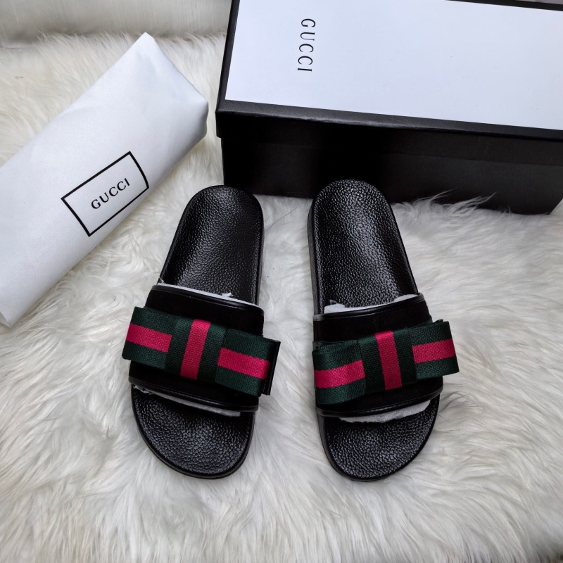 G*u*i slippers